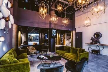هتل Mercure Pau Palais Des Sports
