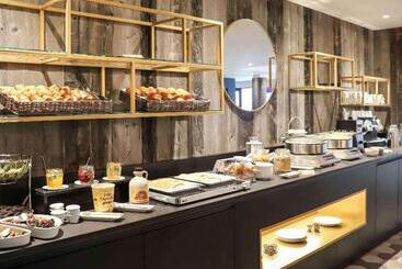 هتل Mercure Pau Palais Des Sports