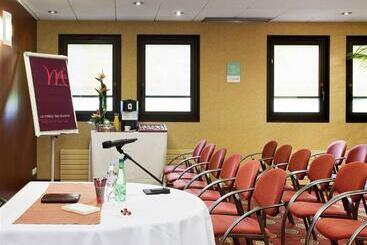 هتل Mercure Pau Palais Des Sports