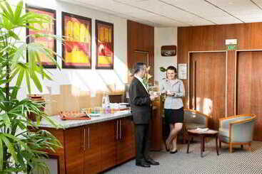 هتل Mercure Pau Palais Des Sports