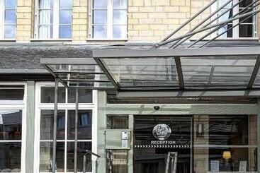 هتل Restaurant Le Dauphin Et Le Spa Du Prieuré