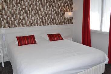 هتل Logis Hôtel Restaurant Le Monarque
