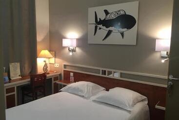 هتل Logis Hôtel Restaurant Le Monarque