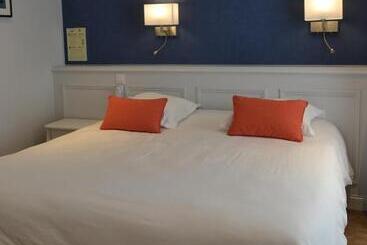 هتل Logis Hôtel Restaurant Le Monarque