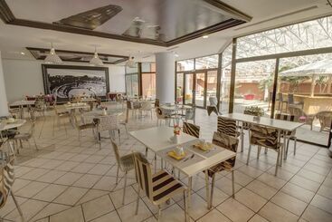 酒店 Arles Plaza