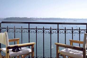 هتل Hôtel Barrière Le Grand Hôtel Dinard