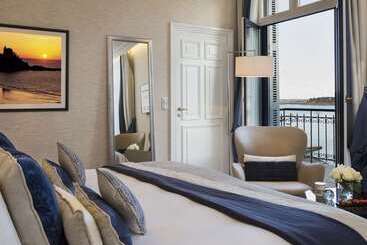 هتل Hôtel Barrière Le Grand Hôtel Dinard