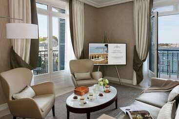 هتل Hôtel Barrière Le Grand Hôtel Dinard