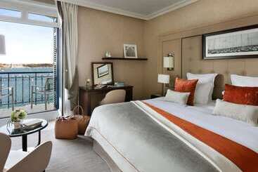 هتل Hôtel Barrière Le Grand Hôtel Dinard