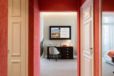 هتل Hôtel Barrière Le Grand Hôtel Dinard