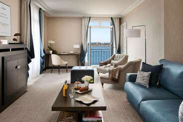 هتل Hôtel Barrière Le Grand Hôtel Dinard