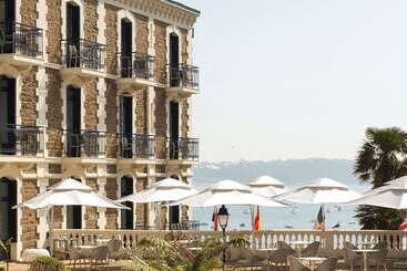 هتل Hôtel Barrière Le Grand Hôtel Dinard
