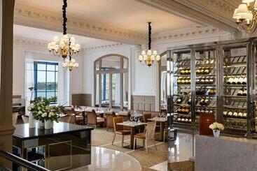 هتل Hôtel Barrière Le Grand Hôtel Dinard