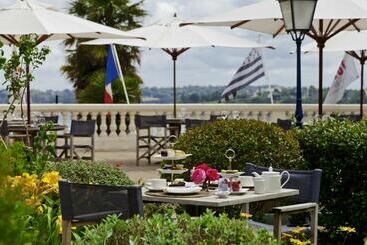 هتل Hôtel Barrière Le Grand Hôtel Dinard