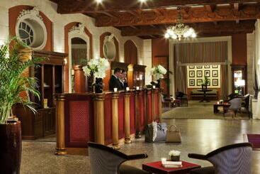 هتل Hôtel Barrière Le Grand Hôtel Dinard