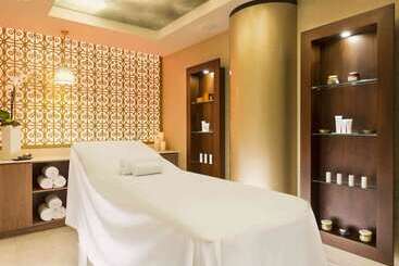 هتل Barriere Le Royal La Baule