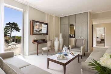 هتل Barriere Le Royal La Baule