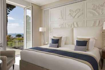 هتل Barriere Le Royal La Baule