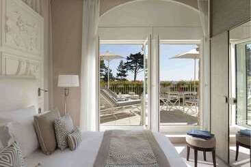 هتل Barriere Le Royal La Baule