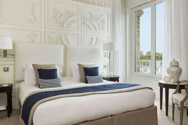هتل Barriere Le Royal La Baule