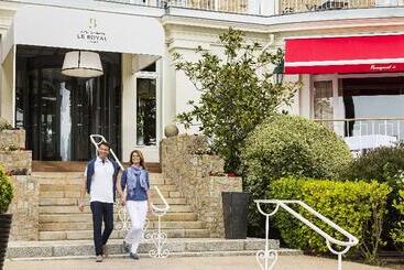 هتل Barriere Le Royal La Baule