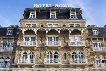 هتل Barriere Le Royal La Baule