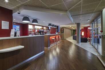 هتل Campanile Argenteuil