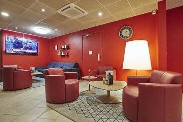 هتل Campanile Argenteuil