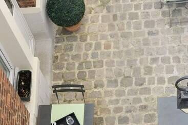 هتل A L Hôtel Des Roys
