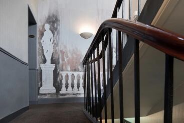 هتل A L Hôtel Des Roys