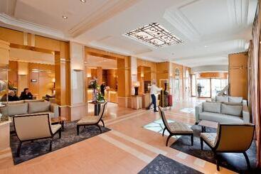 هتل Grand Hôtel Des Thermes