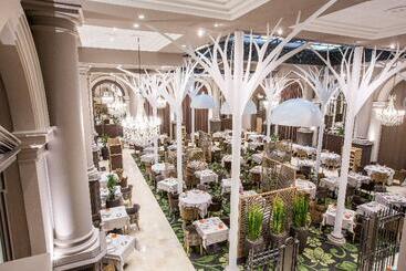 هتل Grand Hôtel Des Thermes