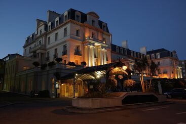 هتل Grand Hôtel Des Thermes