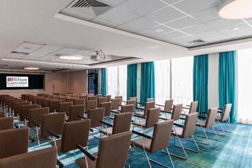 هتل Hilton Garden Inn Marseille Provence Airport