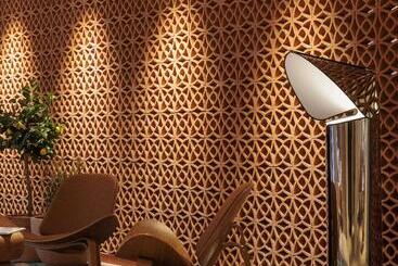 هتل Hilton Garden Inn Marseille Provence Airport