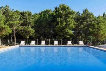هتل Hilton Garden Inn Marseille Provence Airport