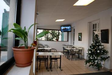 هتل Hostellerie Des Voyageurs