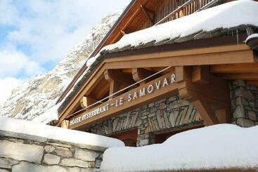 هتل Hôtel & Chalets Le Samovar