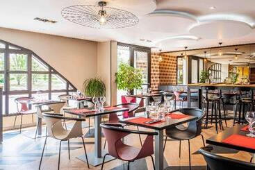 בית מלון כפרי Ibis Styles Reims Centre