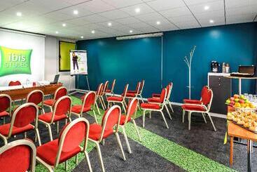 בית מלון כפרי Ibis Styles Reims Centre