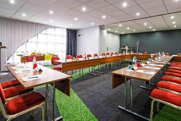 בית מלון כפרי Ibis Styles Reims Centre