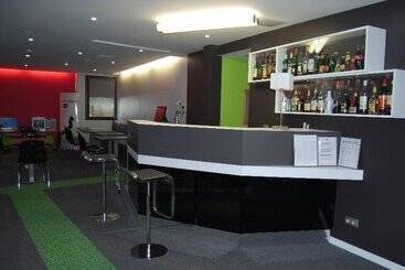 בית מלון כפרי Ibis Styles Reims Centre