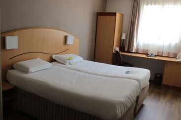 Kyriad Hotel Montpellier Centre Antigone