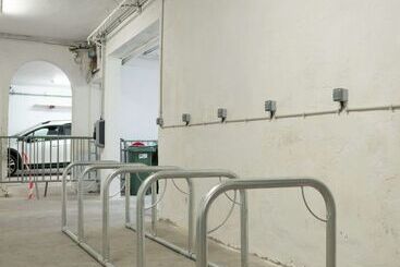 هتل Kyriad Nimes Centre