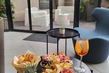 هتل Mercure Paris Alesia