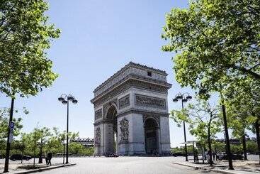 هتل Mercure Paris La Defense