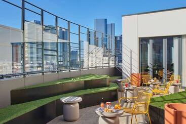 هتل Mercure Paris La Defense
