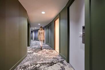 هتل Mercure Paris La Defense