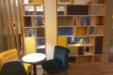 Panam Hotel Paris Gambetta  Place Gambetta Mairie Du 20 Emme
