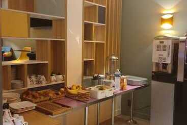 Panam Hotel Paris Gambetta Place Gambetta Mairie Du 20 Emme